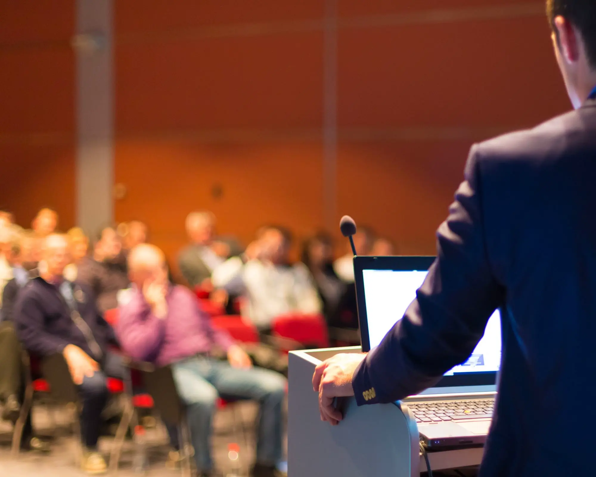 Étude de marché : 12 outils et conseils à suivre pour réussir votre projet 9 Étude de marché : 12 outils et conseils à suivre pour réussir votre projet, Présenter son étude de marché